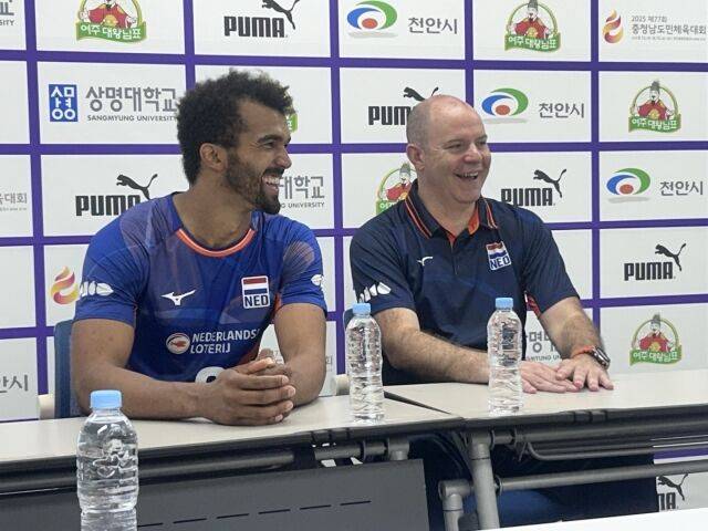 아히와 조엘 벵크스 감독./천안 = 이정원 기자