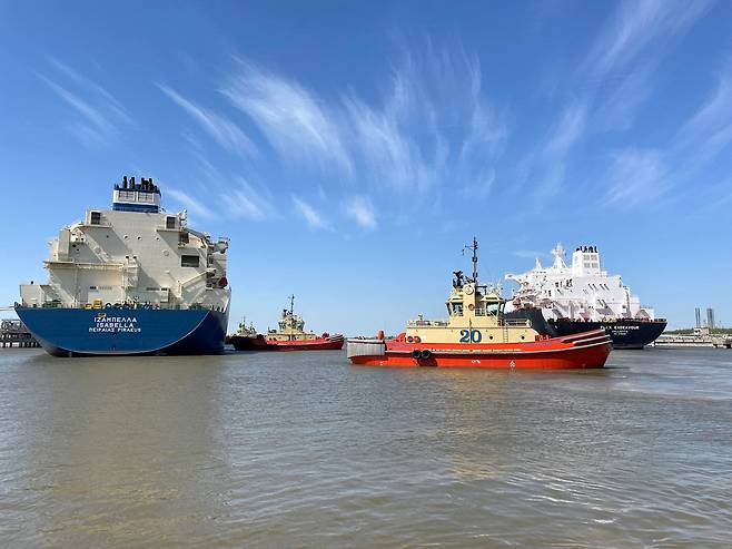 미 루이지애나주 항구에 대형 LNG 운반선이 정박해 있다. [로이터]