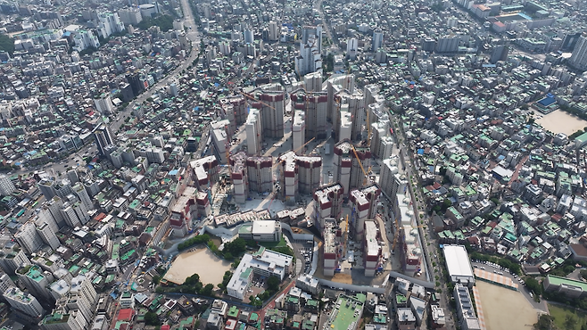 힐스테이트 메이알래로 시공중인 은평구 대조1구역. [안경찬PD]