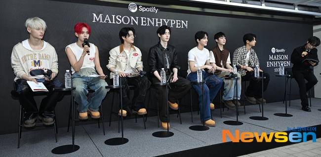 사진=왼쪽부터 니키, 희승, 제이크, 성훈, 정원, 선우, 제이, MC 재재/뉴스엔 유용주 기자