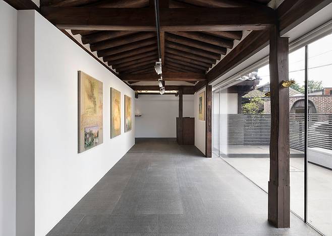 국제갤러리 한옥 '아득한 오늘' 전시 전경. 사진=국제갤러리 제공. *재판매 및 DB 금지