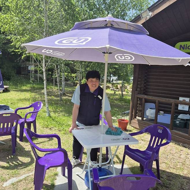 [서울=뉴시스] CU국립평창청소년수련원점 지성민씨 (사진=김영롱 직업재활교사 제공) 2025.06.06. photo@newsis.com *재판매 및 DB 금지