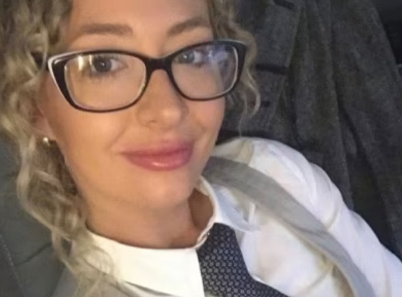 미성년 제자와 성관계를 가진 혐의로 기소된 전직 교사 칼리 레이(36). 페이스북