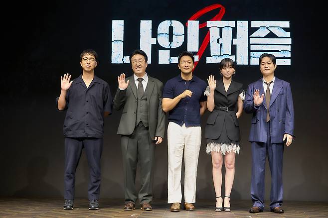 윤종빈 감독, 현봉식, 손석구, 김다미, 김성균, 사진제공|월트디즈니컴퍼니코리아