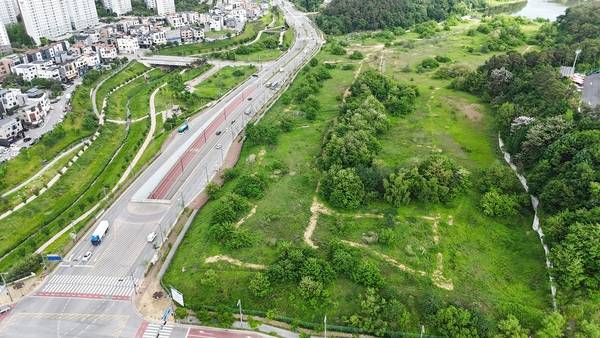 현재 화성시 장지동 일대에 추진 중인 동탄2 유통3단지 물류센터 부지 전경. /오산시 제공