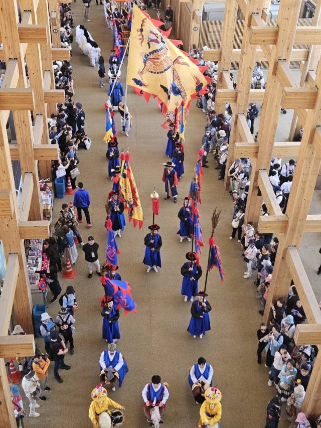 오사카엑스포 한국의 날 대표 행사로 열린 조선통신사 행렬. 김효정 기자