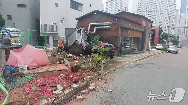 8일 오전 부산 해운대구 교통사고 현장.(해운대경찰서 제공. 재판매 및 DB 금지)