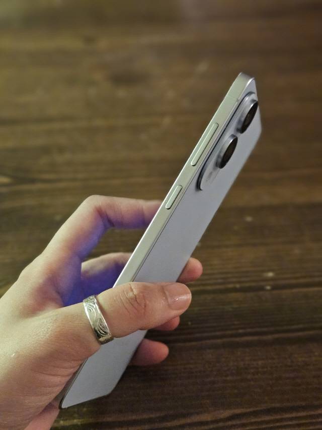 '갤럭시S25 엣지' 제품 사진. 김나인 기자