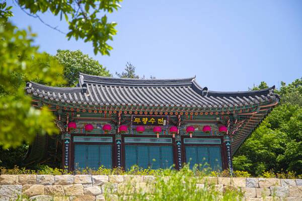 파주 검단사 무량수전 전경. 경기도관광공사 제공