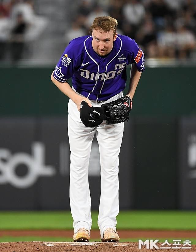 지난 2023년 올스타전에서 투구전 인사하는 페디의 모습. 사진= MK스포츠 DB