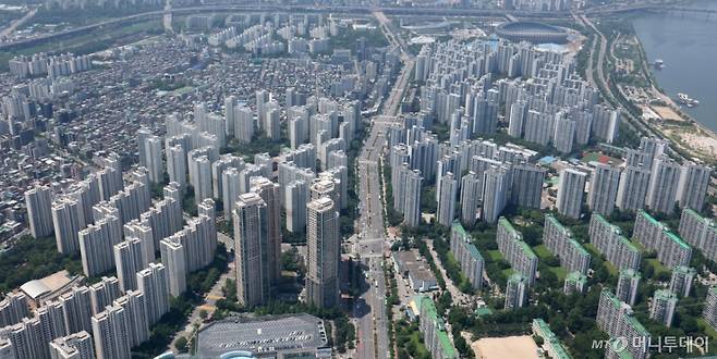 지난 5월 18일 서울 송파구 서울스카이에서 바라본 아파트 단지 모습. /사진=뉴스1  /사진=(서울=뉴스1) 장수영 기자