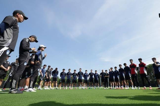 [서울=뉴시스] 2025 국제축구연맹(FIFA) 클럽 월드컵 참가를 위해 미국에 도착한 프로축구 K리그1 울산 HD. (사진=울산 HD 제공) *재판매 및 DB 금지