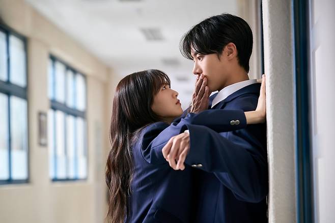 tvN 새 월화극 ‘견우와 선녀’에서 배견우 역을 연기하는 배우 추영우(오른쪽) 출연장면. 사진 tvN
