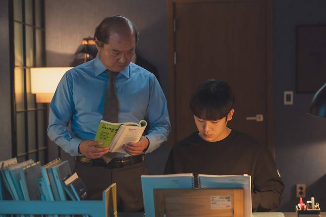 웨이브 오리지널 드라마 ‘ONE:하이스쿨 히어로즈’ 한 장면. 사진 웨이브