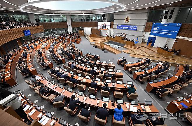 수원시 영통구 경기도의회 본회의장에서 제383회 임시회 2차 본회의가 진행되고 있다. 김경민기자
