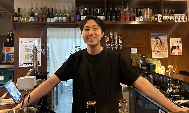 '블라인드 오뎅'의 신원철(37) 사장.