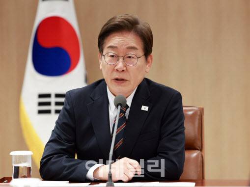 이재명 대통령이 9일 서울 용산구 대통령실 청사에서 열린 2차 비상경제점검 태스크포스(TF)회의에서 발언하고 있다. (사진=뉴시스)