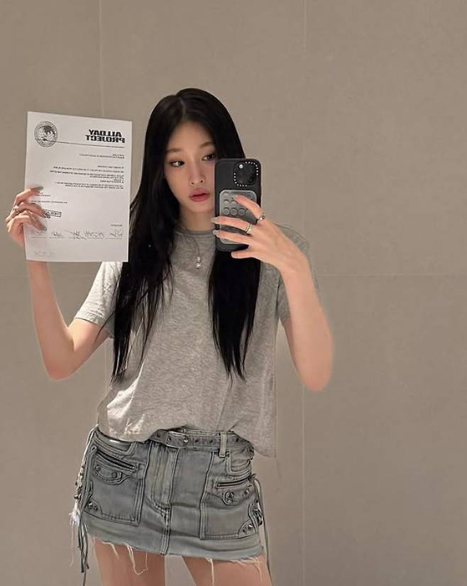 올데이 프로젝트 합류 소식을 전한 문서윤/ 사진=문서윤(애니) 인스타그램