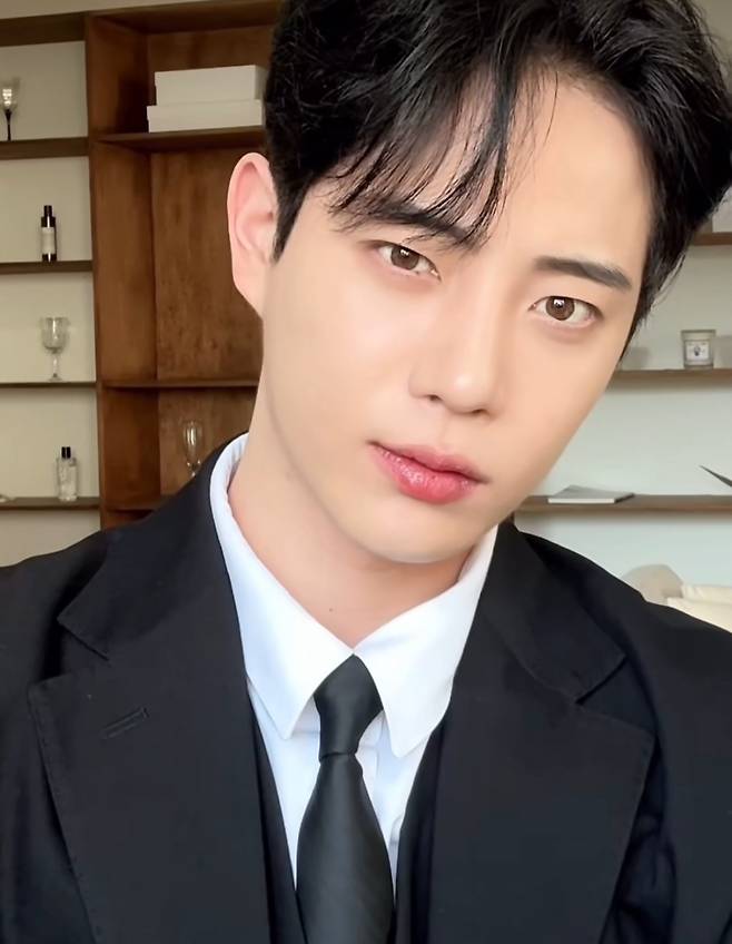 모델 김종석/ 사진=다슈 인스타그램
