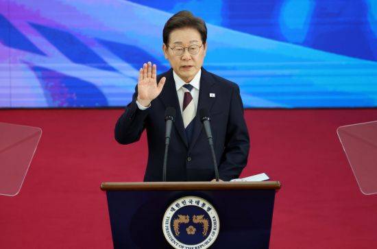 이재명 대통령이 4일 서울 여의도 국회에서 제21대 대통령 취임 선서를 하고 있다. 2025.6.4 김현민 기자