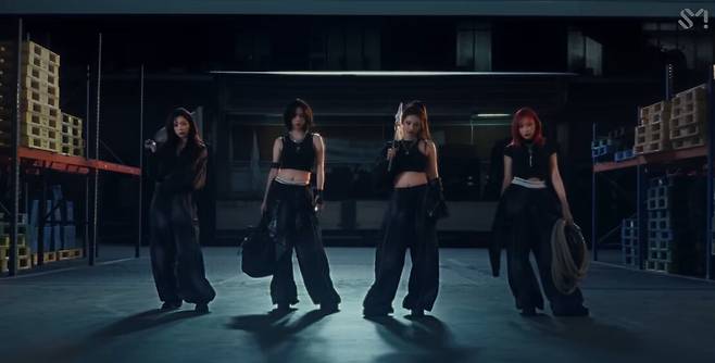 에스파 더티 워크 퍼포먼스 비디오./에스파 뮤직비디오 갈무리