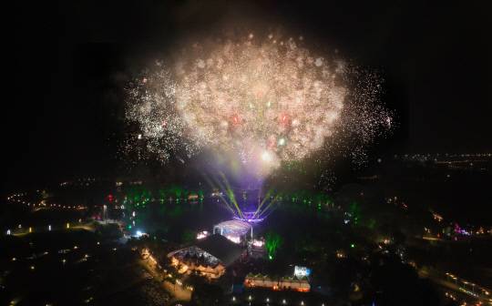 지난해 부여서동연꽃축제 불꽃놀이 모습. 부여군 제공