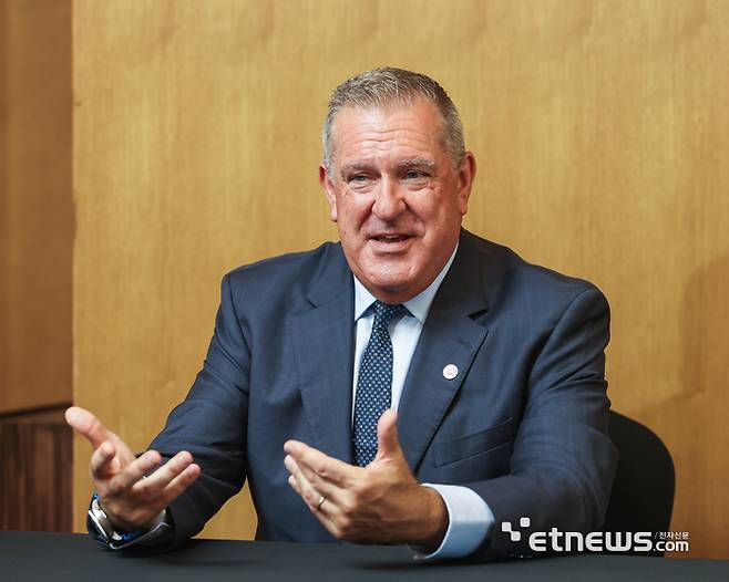 타이커 패그 태니엄 최고매출책임자