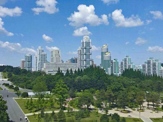 17494498936861.jpeg 김일성 종합대학 초여름 캠퍼스 사진