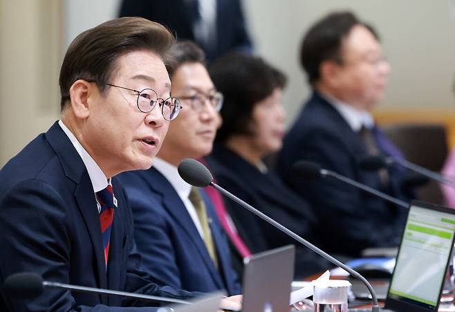 이재명 대통령이 5일 서울 용산 대통령실 청사에서 열린 국무회의에서 발언하고 있다.연합뉴스