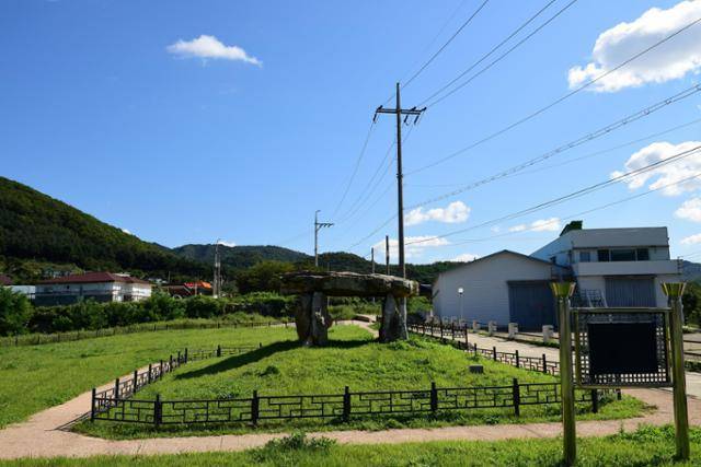 인천 강화군 하점면 부근리의 점골 고인돌. 인천시 제공