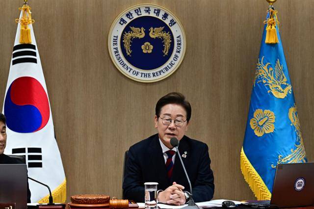 이재명 대통령이 5일 서울 용산 대통령실청사에서 취임 후 열린 첫 국무회의에서 발언하고 있다. 왕태석 선임기자