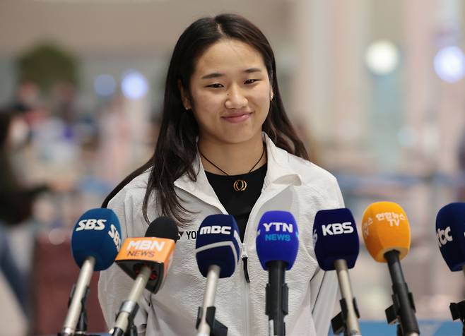 <yonhap photo-4491=""> 인도네시아오픈 우승 소감 밝히는 안세영 (영종도=연합뉴스) 김인철 기자 = 세계배드민턴연맹(BWF) 월드투어 슈퍼 1000 인도네시아오픈 여자 단식 결승에서 우승을 차지한 안세영이 9일 인천국제공항 제2여객터미널로 귀국한 뒤 인터뷰를 하고 있다. 2025.6.9 yatoya@yna.co.kr/2025-06-09 10:04:25/ <저작권자 ⓒ 1980-2025 ㈜연합뉴스. 무단 전재 재배포 금지, AI 학습 및 활용 금지></yonhap>