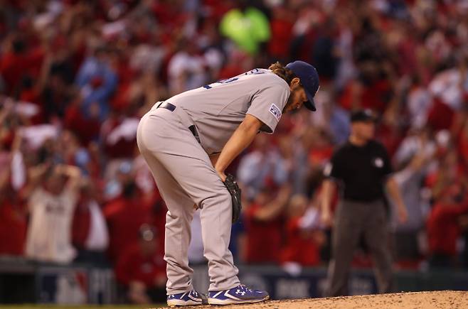 2014년 내셔널리그 디비전 시리즈에서 맷 아담스에게 홈런을 맞았던 커쇼의 모습. UPI=연합뉴스