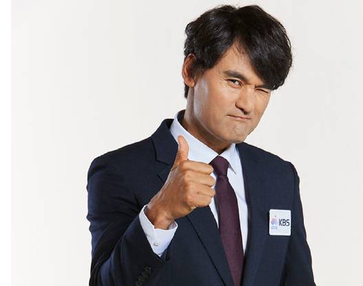 야구 선수 박찬호가 지난 2023년 'KBS 항저우 아시안게임' 제작발표회에서 포즈를 취하고 있다. [사진=KBS]