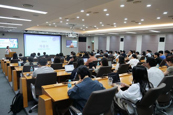 지난 5일 서울대 암연구소 이건희홀에서 '제8차 유전체·기능연구 기반 희귀질환 진단지원 사업 기능코어 워크숍'이 열렸다. 사진 서울대병원