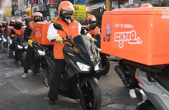 신한은행 배달앱 '땡겨요' 라이더들의 모습. / 사진=김범준 한국경제신문 기자