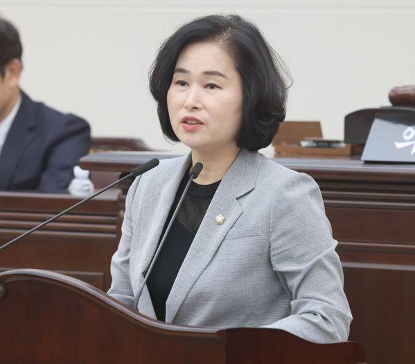 [대전=뉴시스] 국민의힘 김영희(비례) 대전 동구의원이 9일 제286회 정례회 제1차 본회의에서 5분발언을 하고 있다. (사진=동구의회 제공) 2025.06.09. photo@newsis.com *재판매 및 DB 금지