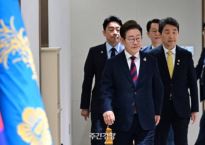 이재명 대통령이 지난 6월 5일 서울 용산 대통령실청사에서 취임 후 열린 첫 국무회의에 참석하고 있다. 김창길 기자