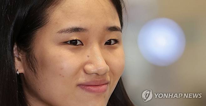 인도네시아오픈 우승 소감 밝히는 안세영 (영종도=연합뉴스) 김인철 기자 = 세계배드민턴연맹(BWF) 월드투어 슈퍼 1000 인도네시아오픈 여자 단식 결승에서 우승을 차지한 안세영이 9일 인천국제공항 제2여객터미널로 귀국한 뒤 인터뷰하고 있다. 2025.6.9 yatoya@yna.co.kr