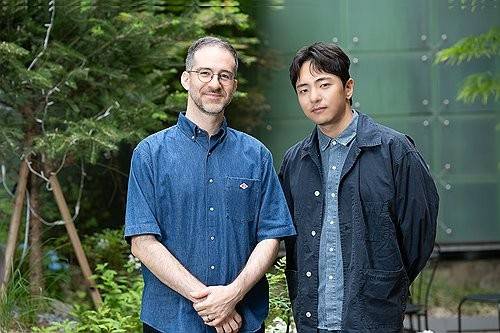 뮤지컬 '어쩌면 해피엔딩' 윌 애런슨 작곡가(왼쪽부터), 박천휴 작가 [CJ ENM 제공. 재판매 및 DB 금지]