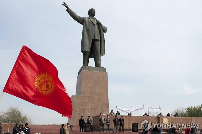 키르기스스탄 오쉬의 레닌 동상 [AP 연합뉴스 자료사진. 재판매 및 DB 금지]