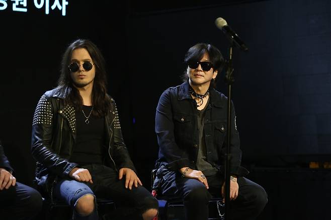 한국-크로아티아 문화교류 프로젝트 '오디세이' 기자간담회 왼쪽부터 크로아티아 밴드 젤루식 보컬 디노 젤루식, YB 윤도현 [이음컬쳐 제공. 재판매 및 DB 금지]