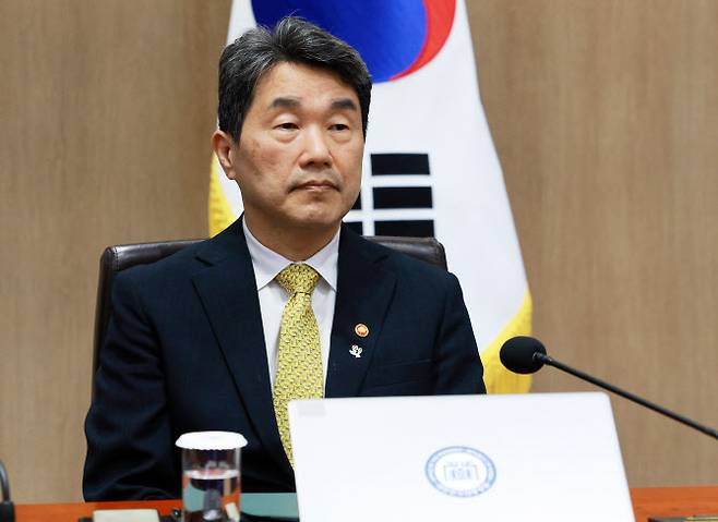 이주호 국무총리 직무대행 부총리 겸 교육부 장관이 5일 서울 용산구 대통령실 청사에서 열린 국무회의에 참석하고 있다. (사진=뉴시스)