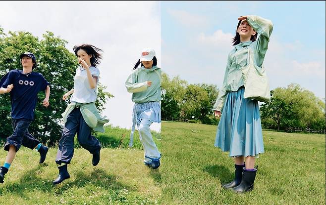 2025년 장마 북상...레인부츠·재킷·우산 검색량 2배 급증= 장마철을 앞두고 무신사 내 레인 웨어(Rainwear) 관련 아이템의 수요가 증가하고 있다. 999휴머니티x락피쉬웨더웨어 협업 컬렉션 룩북. ⓒ사진=999휴머니티 제공&nbsp;