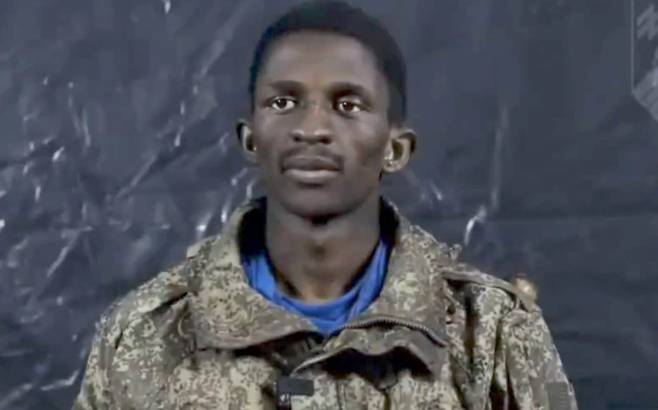 러시아군에서 용병으로 싸우다가 우크라이나군에 포로로 붙잡힌 말릭 디옵. /텔레그레프