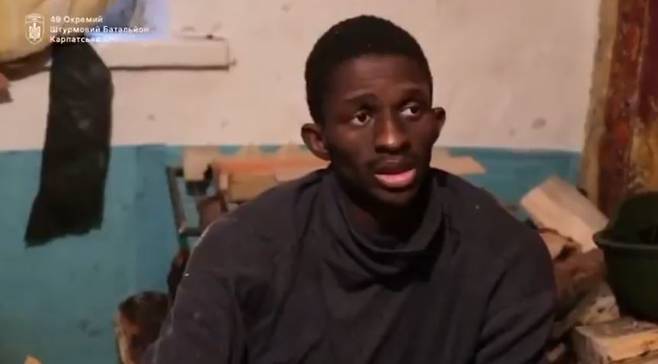 러시아 유학 생활 도중 모병관으로부터 식기 세척 업무만 하면 된다는 말을 듣고 입대한 세네갈 출신 말릭 디옵(25). 그는 최전선에 투입됐다가 탈영했다. 우크라이나 49보병대대 페이스북 캡처