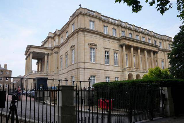 9일 미중 무역회담이 열리고 있는 영국 런던 랭커스터 하우스의 전경. 런던=AP 연합뉴스