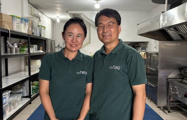 임진철(오른쪽) 하수민 선교사 모습.