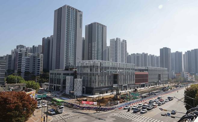 서울 강동구 둔촌동 올림픽파크포레온 전경.  매경DB