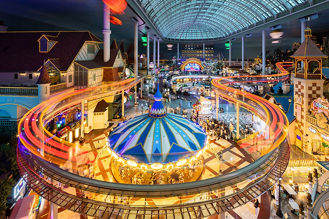 [사진 출처 = 롯데월드]